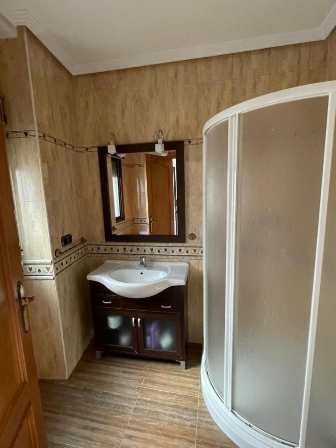 Casa Enmedio Iznatoraf